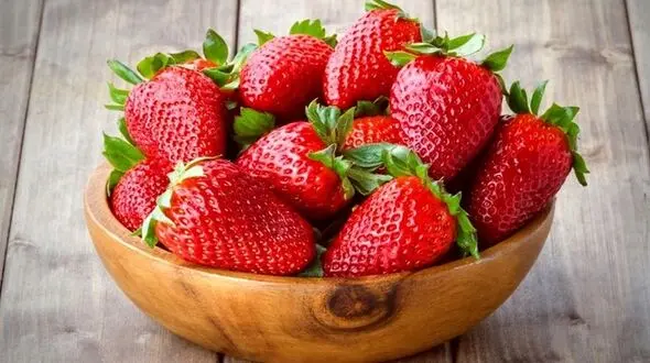 توت فرنگی بهترین میوه مبارزه با کرونا 