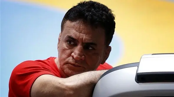 محمد بنا: در این سال‌ها با فریب کشتی دنیا را می‌بردیم