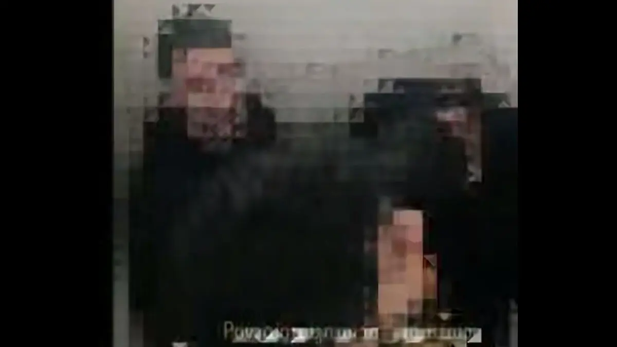 فیلم سیگار کشیدن دانش آموزان در سرویس بهداشتی مدرسه / وقتی لباس و رنگ موی دانش آموزان مهم تر از سیگار کشیدن در مدرسه می شود !/ برای ناظم و مدیر کم توجه هم پرونده انضباطی تشکیل می دهید؟