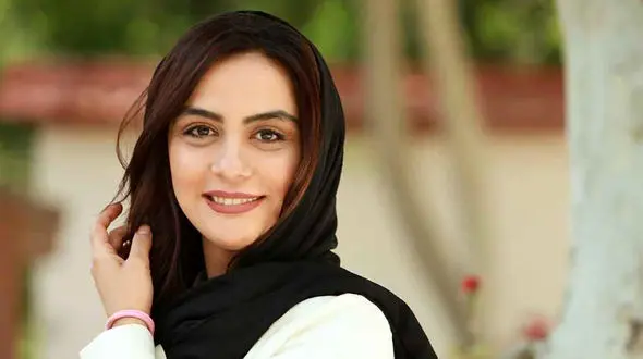 آخرین عکس سیامک انصاری با چند سر عائله‌اش در پشت صحنه سریال جدید/ چه حرم سرایی باز کرده برای خودش+عکس