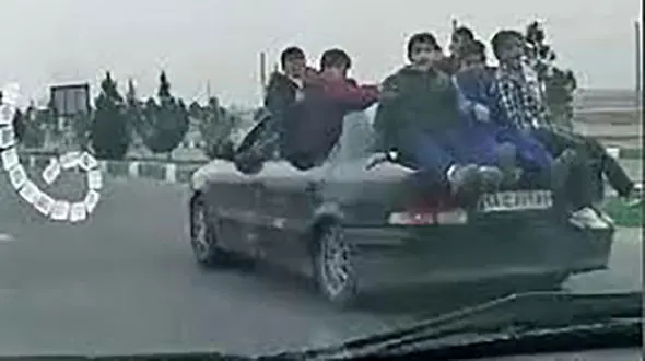 فیلم منتشر شده دانش آموزان قمی جنجال آفرید / توضیح آموزش و پرورش