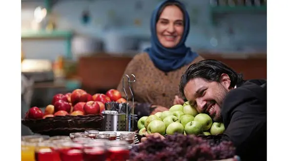 حامد بهداد به خانه های شما می آید
