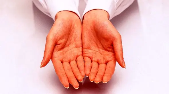 چرا کف دست و پا عرق می کنند؟
