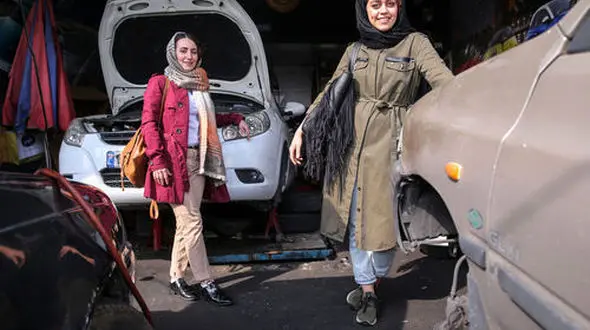 کار عجیب کیانا و نیلوفر 2 دختر تهرانی در یک مکانیکی + تصاویر 