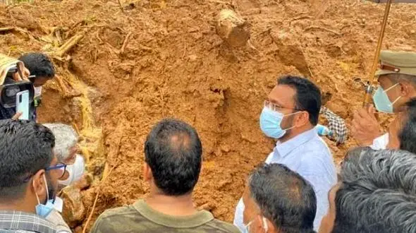 کشف اجساد مادر و دو پسر در  آغوش هم + عکس