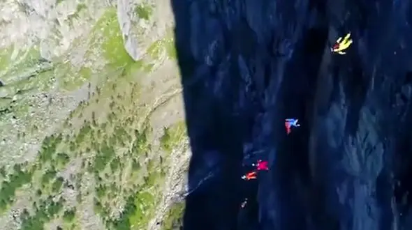 بیس جامپینگ در ارتفاعات  نروژ  + فیلم