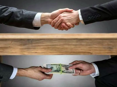 ضعف آزادی رسانه و امضاهای طلایی و رانت پایه های فساد را تحکیم می کند 