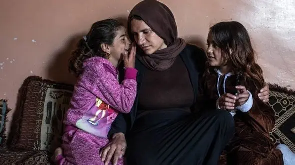 شیرین 2 سال برده داعش بود / این دختر 25 ساله توسط داعشی ها بی عفت شد+ تصاویر