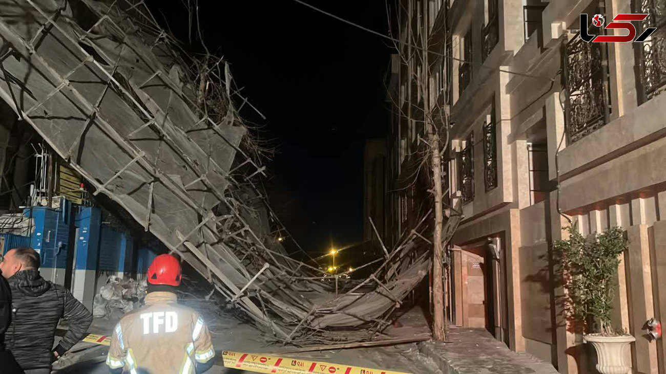سقوط هولناک داربست از ساختمان 9 طبقه در شهران + فیلم و عکس