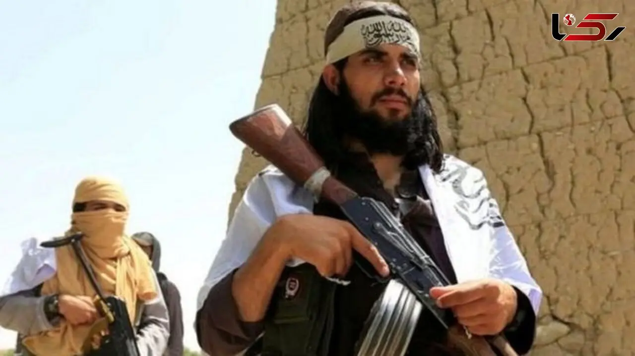 فیلم لحظه خلع سلاح شدن افغانستانی ها در برابر طالبان