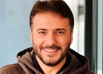 واکنش دیدنی سید جواد هاشمی با دیدن قیمت یک کیلو زردآلو!