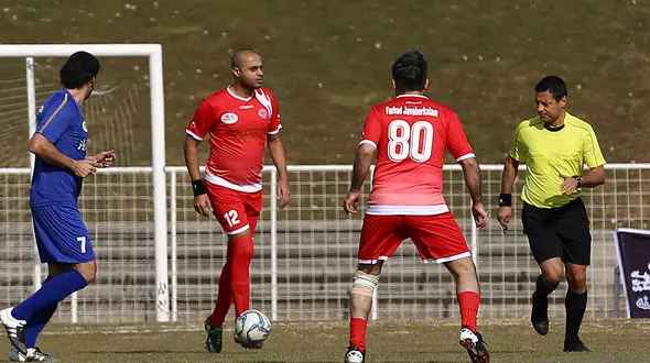مسابقه فوتبال هنرمندان به نفع مردم زلزله زده کرمانشاه +تصاویر 