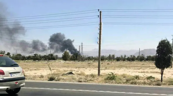 ماجرای دود غلیظ در آسمان جنوی تهران + عکس 