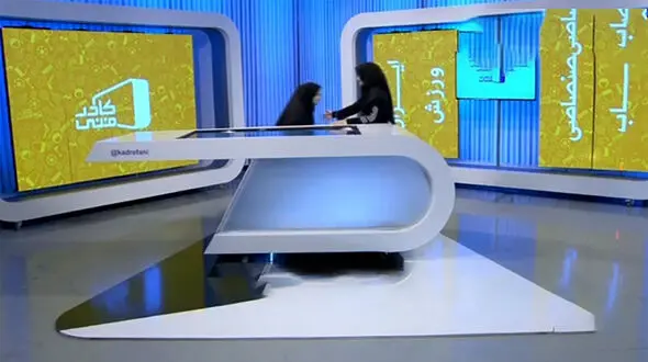 فیلم لحظه بیهوش شدن خانم معلم در برنامه زنده تلویزیونی