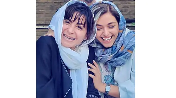 خنده های از ته دل ریحانه پارسا در آغوشی گرم + عکس