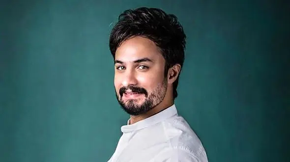 دانلود آواز احساسی و باشکوه حمید راغب ! / آهنگ  گل ریحون بوته ی یاسم عطر تو واسم بهترینه !