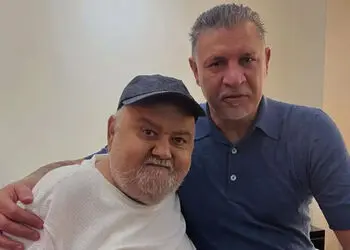 سفر زمان / «اکبر عبدی» در حال غذاخوردن در یک رستوران در سرعین؛ اوایل دهه 80