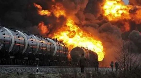 زنده زنده سوختن 46 زن و مرد در فاجعه قطار /  پاکستان 