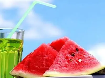 گرمازدگی را با این خوراکی‌ ها شکست دهید؛ بهترین رژیم غذایی برای روزهای داغ تابستان