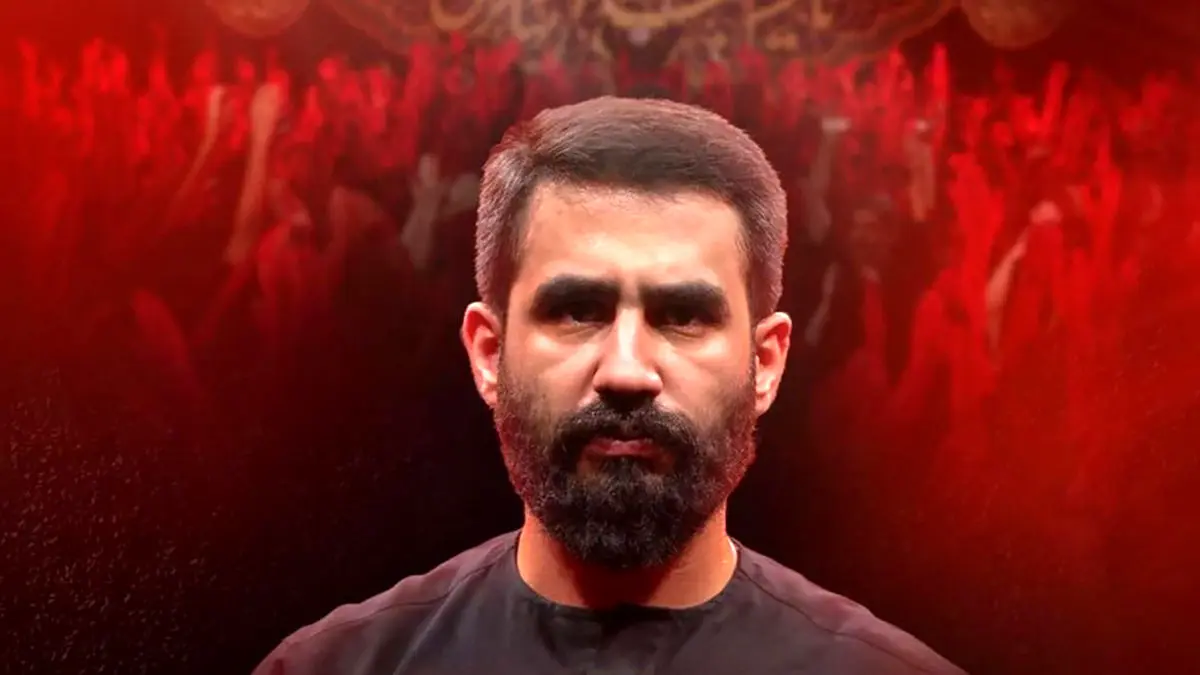 مداحی باشکوه و حماسی وقت پیکاره با صدای حسین طاهری / وقتشه شیعه تو مسجد الحرام پرچم علی رو بالا ببره + موزیک ویدیو و دانلود