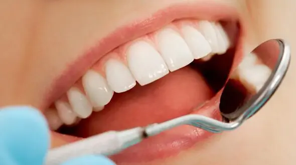 نشانه های دهانی که باید به دکتر بروید 