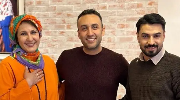 فیلم/ اشک های از سر شوق فاطمه گودری برای سوپرایز ویژه پسرش به ماسبت روز مادر / چه خونه با کلاس و آنتیکی هم دارن...!