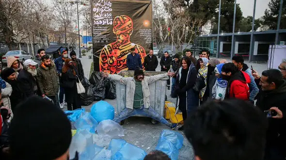 زباله‌گردی که برای چند دقیقه بازی در تئاتر فجر، یک‌میلیون گرفت