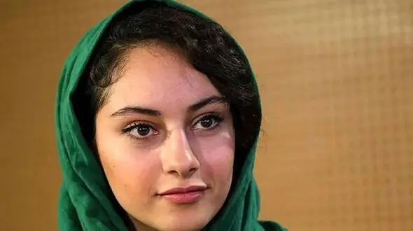 استایل جدید  پاییزی ترلان پروانه در کافه