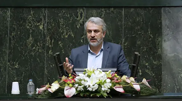 فاطمی‌ امین از مجلس کارت زرد گرفت