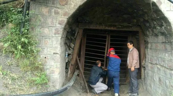 ورودی معدن آزادشهر بسته شد / آغاز علت یابی فاجعه ریزش معدن در گلستان + عکس 