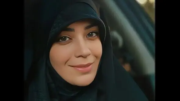 فیلم تبریک زیبای  الهام چرخنده به رهبر معظم انقلاب  /  خانم بازیگر با لباس زیبایش جلوی دوربین عاشقانه چه گفت ؟!