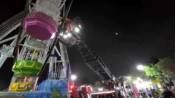 نجات ۳۱ شهروند گرفتار در چرخ و فلک شهربازی شهرری