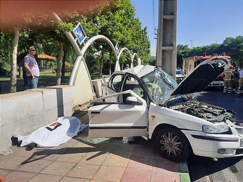 تصادف مرگبار در مقابل بوستان ولایت