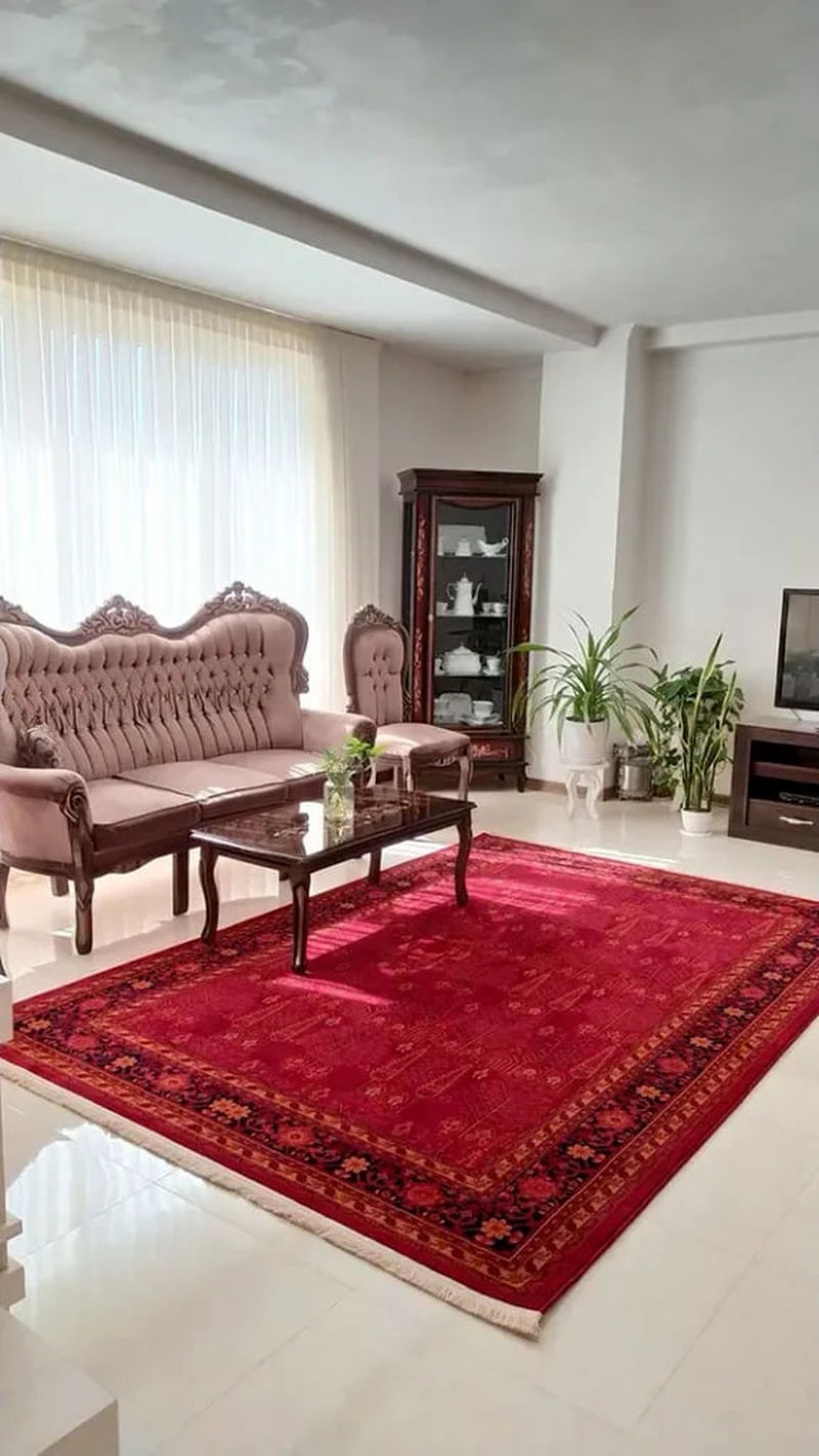 فرش قرمز در خانه