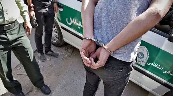 زیر گرفتن مأموران پلیس با خودرو ناکام ماند؛ متهم با شلیک پلیس زمین‌گیر شد