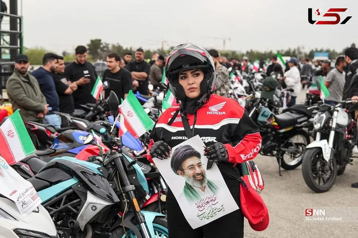 عکس های رژه موتوری خودرویی بانوان در پیست آزادی
