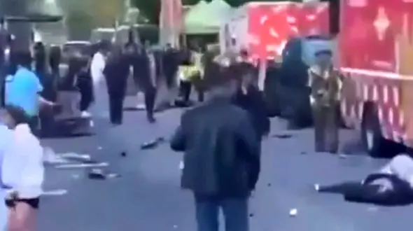 برخورد خودرو به جمعیت در جشنواره ونکوور / چندین کشته و زخمی بر جای گذاشت