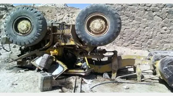 سقوط لودر در خروجی تونل راه کربلا
