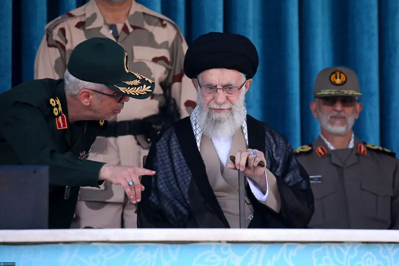 مراسم مشترک دانش‌آموختگی دانشجویان دانشگاه‌های افسری نیروهای مسلح، صبح امروز (دوشنبه) با حضور فرمانده کل قوا در دانشگاه افسری و تربیت پلیس امام حسن مجتبی (علیه‌السلام) برگزار شد.