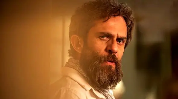 حسن فتحی از قطع همکاری با ازازیل خبر داد