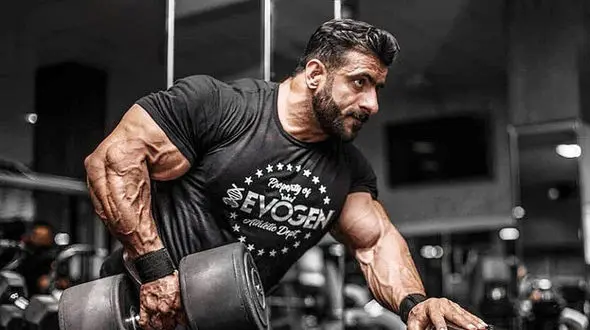 نگاهی به باشگاه لوکس هادی چوپان در شیراز ؛ از کمدهای با قفل اثر انگشت و دستگاه های لوکس تا دستگاه BMI و شهریه ماهی 5 میلیون