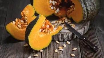 تاثیر تخمه کدو بر تنظیم فشار خون؛ چند عدد بخوریم و چه نوعی بهتر است؟
