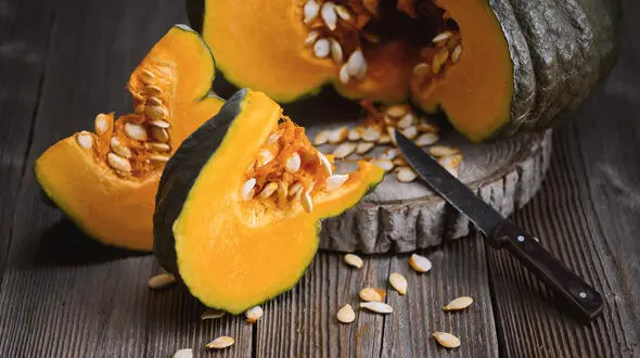 تاثیر تخمه کدو بر تنظیم فشار خون؛ چند عدد بخوریم و چه نوعی بهتر است؟