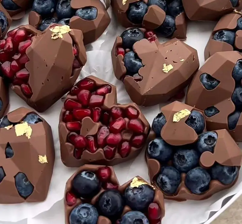 قیمت شکلات میوه ای آیدین