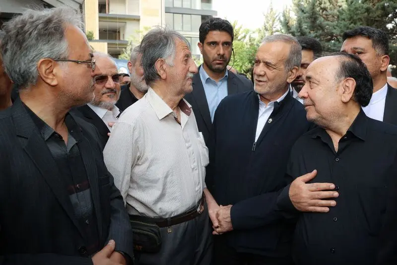 	تشییع پیکر «ناصر قفلی» خیر مدرسه ساز با حضور رییس جمهور	