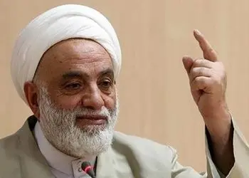 فیلم / خاطره غش خنده حاج آقای قرائتی از آخوندی که عمامه‌شو انداخت تو آب تا ...