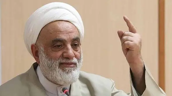 فیلم / خاطره غش خنده حاج آقای قرائتی از آخوندی که عمامه‌شو انداخت تو آب تا ...