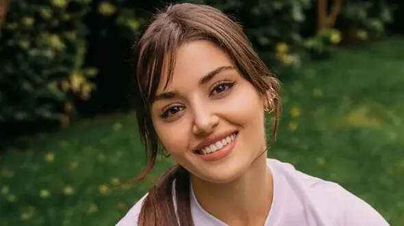 صمیمیت هانده ارچل و این دختر زیبا 