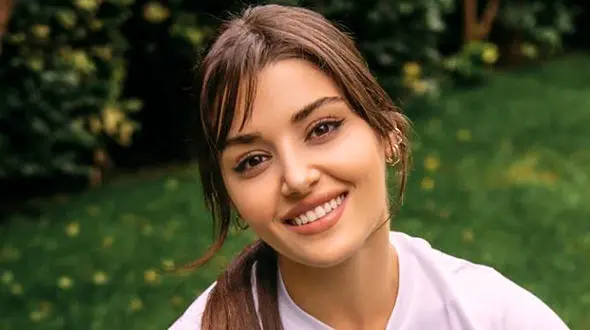 صمیمیت هانده ارچل و این دختر زیبا 