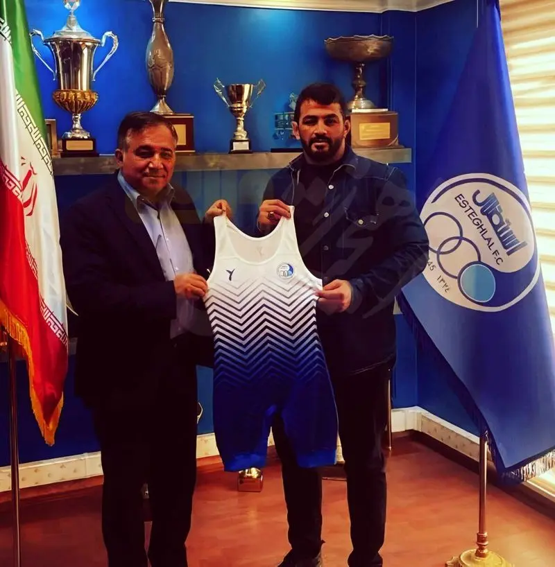 فوری؛ حسن یزدانی استقلالی شد/ فوق ستاره کشتی جهان دوبنده آبی بر تن کرد